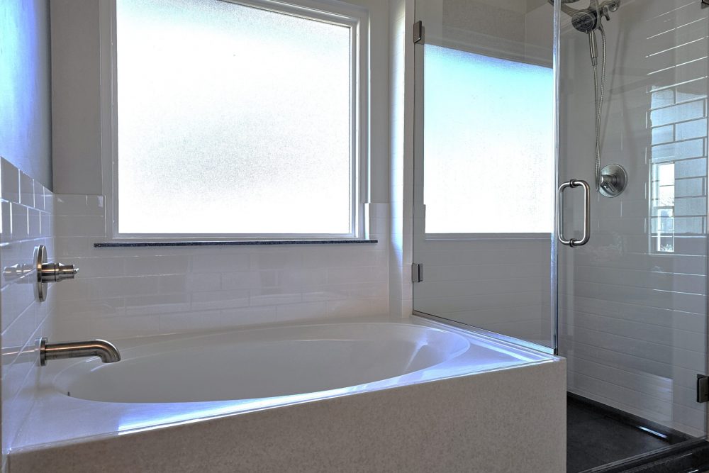 Onyx shower and tub area remodel, Dec. 2023