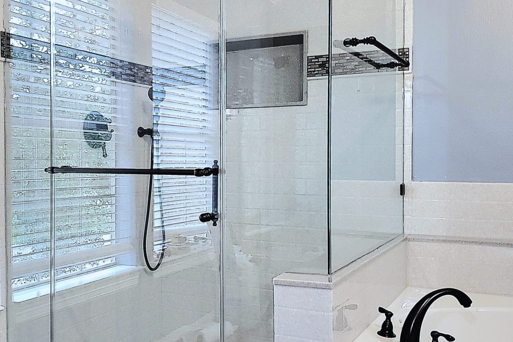 Onyx Shower & Tub Surround Completed 2020 - Put white box with description to cover missing BBs
